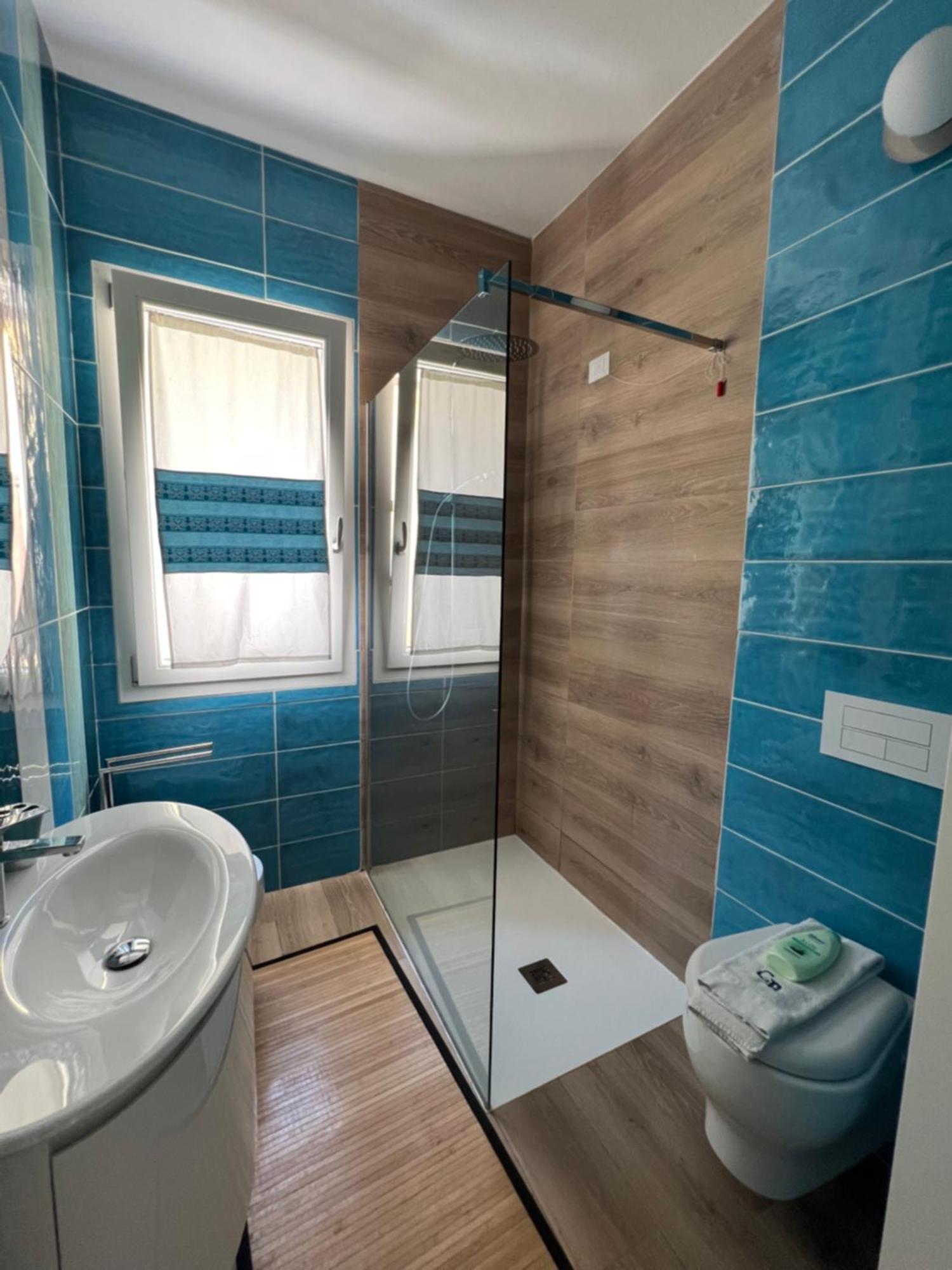 Alba Stupendo Appartamento In Villa Fronte Mare - Golfo Dell'Asinara - Internet Free 瓦雷多利亚 外观 照片